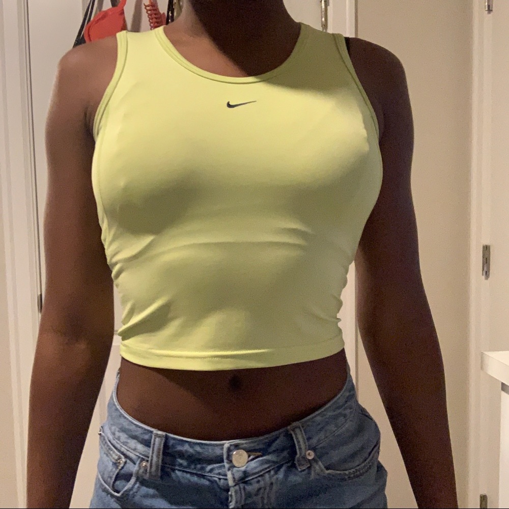 nike workout crop top